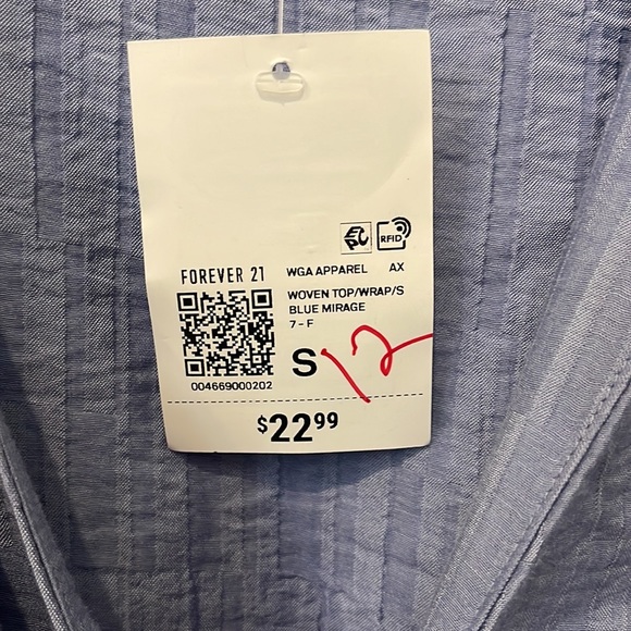 Cropped lose tie shirt - Picture 2 of 4